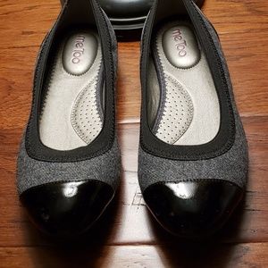 meToo Kaden12 Flats in Gray Flannel/Black Patent